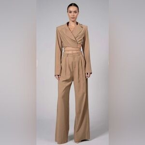 NONchalant Women's Brown Cropped Blazer
Cade crop camel